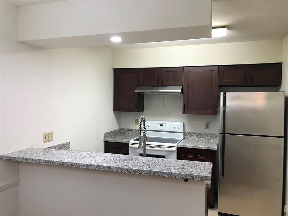 1st image of 2110 Wilcrest Dr APT 139