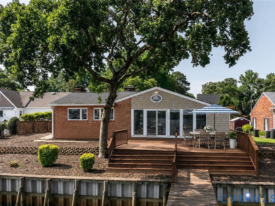 1st image of 3032 N Riverside Dr