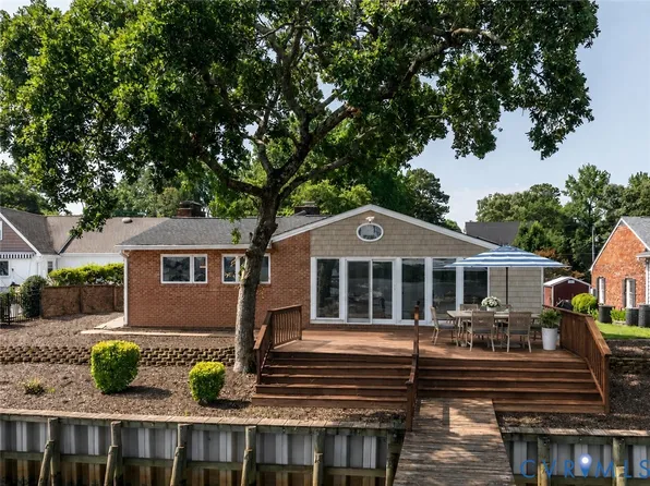 3032 N Riverside Dr, Lanexa, VA 23089