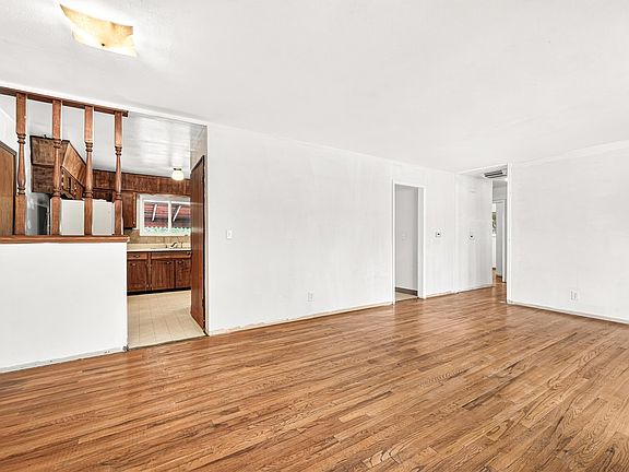 5th image of 1741 W 83rd Ave