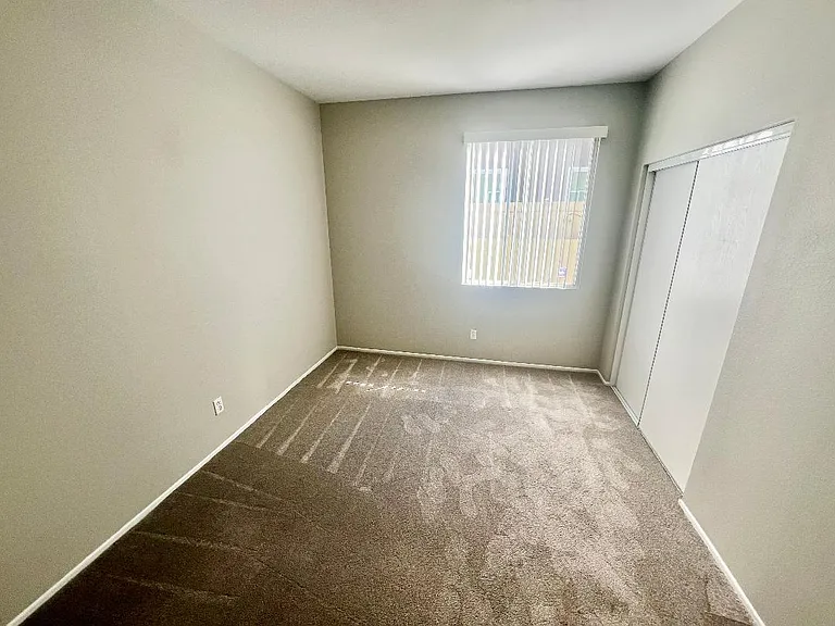 24689 Lincoln Ave — Photo 9