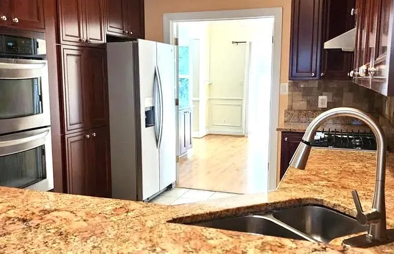 1310 Forestwood Dr — Photo 4