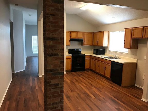 2nd image of 8540 Cove Meadow Ln