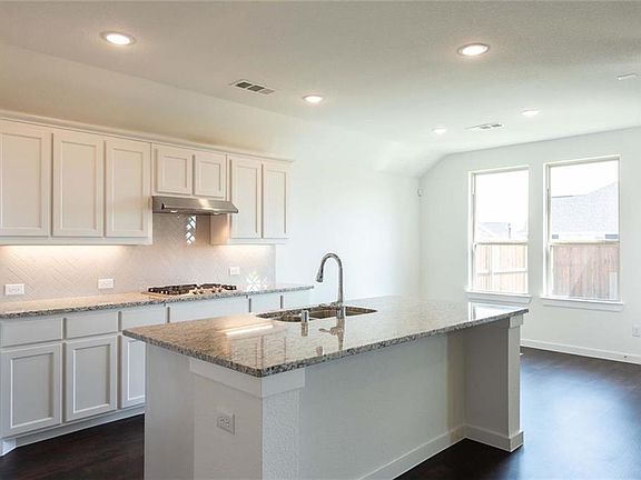 2nd image of 1704 Daldoran Dr