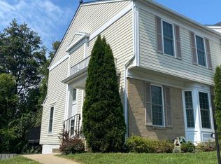 669 Lucky Leaf Cir, Catonsville, MD 21228