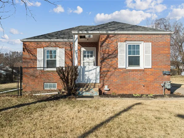 3800 Hart Ct NE, Cedar Rapids, IA 52402