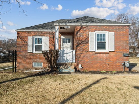 3800 Hart Ct NE, Cedar Rapids, IA 52402