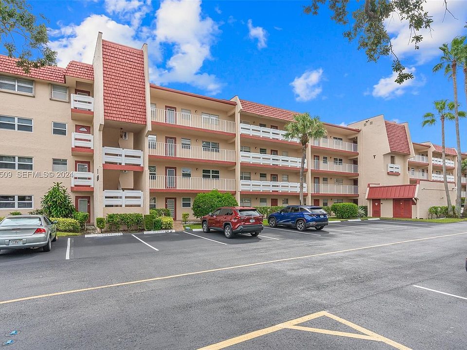 1st image of 1015 Country Club Drive #307