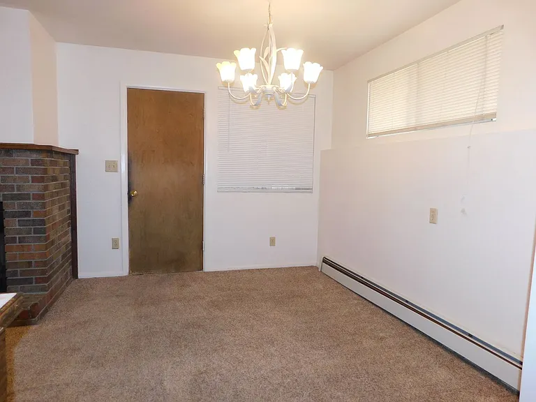 402 Dressell Dr — Photo 6