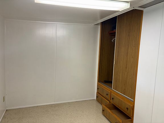 5th image of 2000 Shetland Ln #2000S