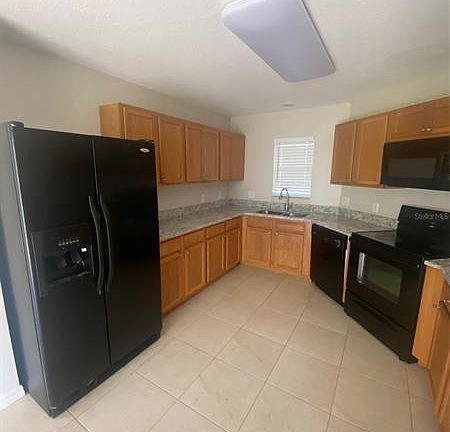 4th image of 2531 Hassonite St