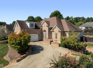 484 Wyndham Dr, Gray, TN 37615