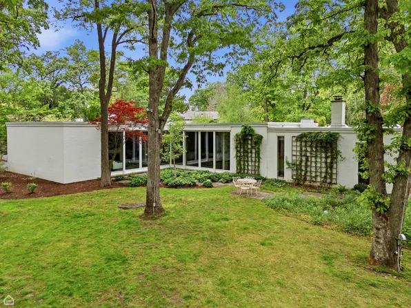 1540 Grant Rd, Northbrook, IL 60062