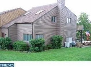 5 Valley Cir, Newark, DE 19711