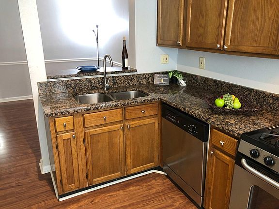 5th image of 3960 Riverlook Pkwy SE #7