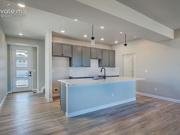4th image of 13572 Arriba Dr