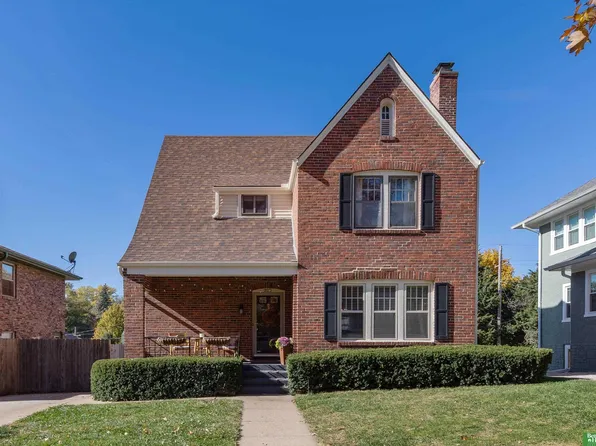 320 S 49th Ave, Omaha, NE 68132