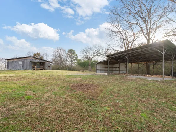 87 Anglin St, Scotts Hill, TN 38374