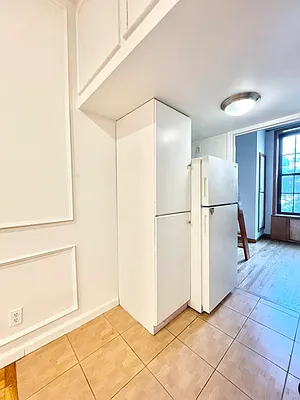 Rented by HOLTON REAL ESTATE INC. | media 13