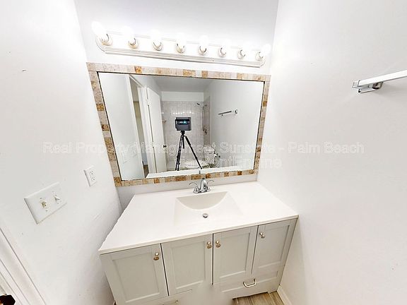 4th image of 13789 Bottlebrush Ct APT B