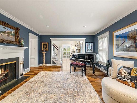 5th image of 3155 Lake Dr SE