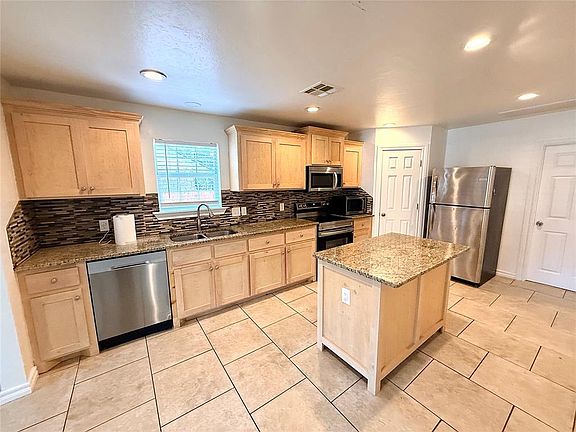 2nd image of 2135 N Lottie Ave