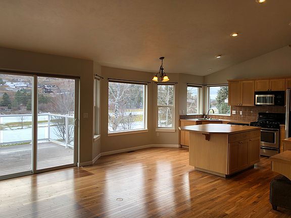 5th image of 819 N Garry Dr