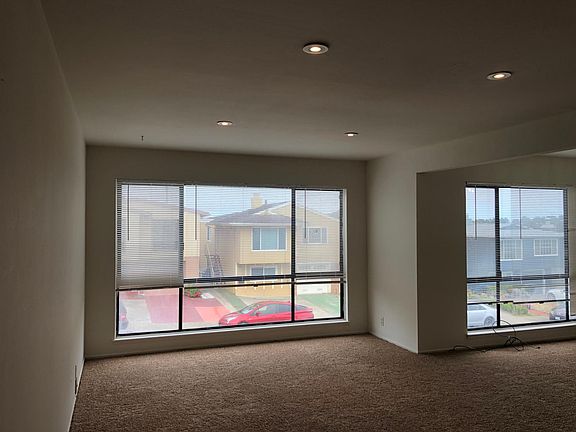 3rd image of 224 Verano Dr