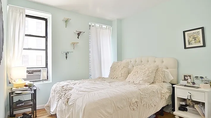 Rented by Park Property Advisors | media 9