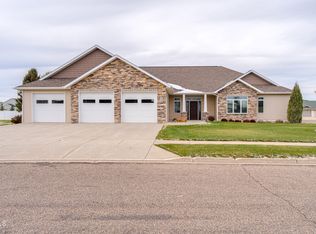 4103 Bayport Pl SE, Mandan, ND 58554