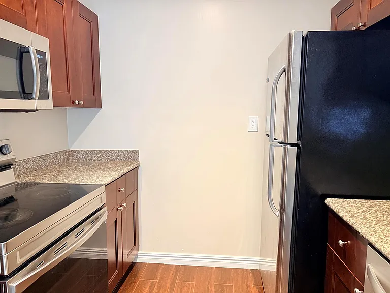 12420 Peconic Ct #12424 — Photo 7