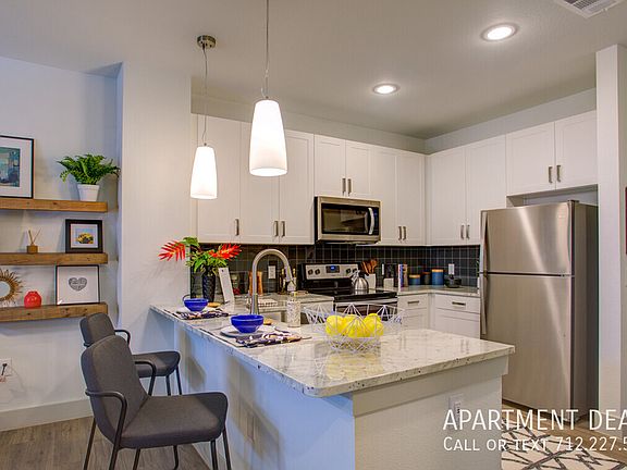 4th image of 23621 Western Centre Dr #8304-1443