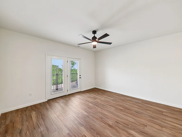Thornwood Apartments — Photo 24