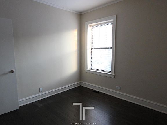 5th image of 1542 W Waveland Ave