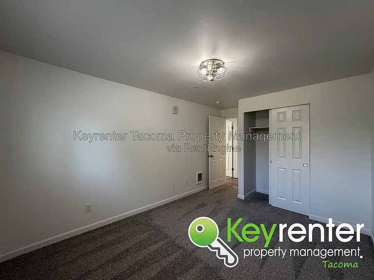 323 S 30th St #B — Photo 8