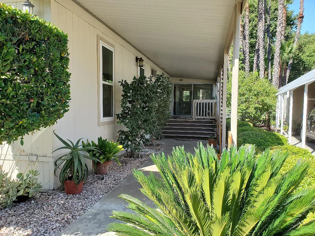 2 bed, 1392 sqft, $2,800 — Photo 1
