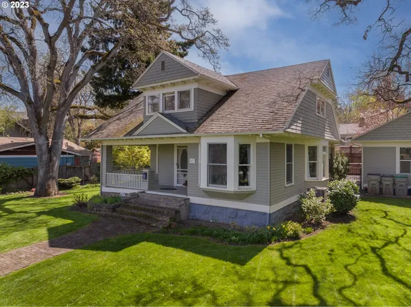 415 Montello Ave, Hood River, OR 97031