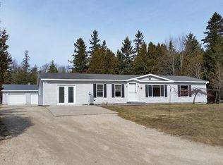 211 Paro St, Saint Ignace, MI 49781