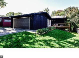 402 Tyler Ave S, Hopkins, MN 55343
