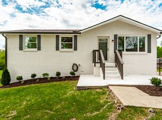 709 Perry Dr, Springfield, TN