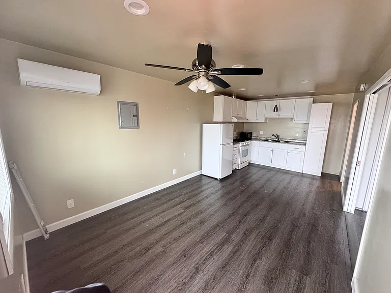 8042 Sterling Dr — Photo 3