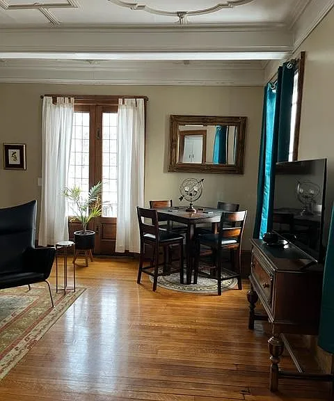 422 Fulton St E — Photo 2