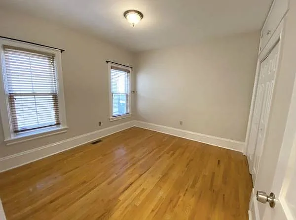 561 Broadway — Photo 2