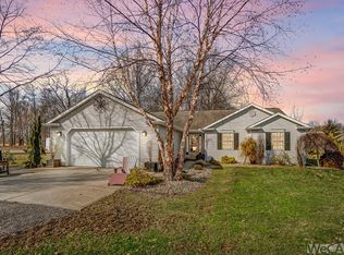 3887 Wolfe Rd, Lima, OH 45807