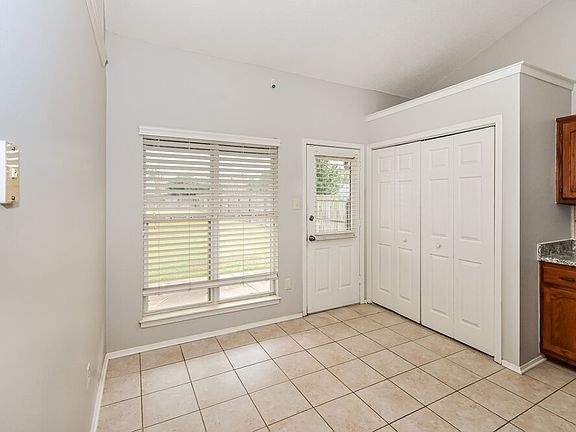 5th image of 6314 Oak Run Dr E