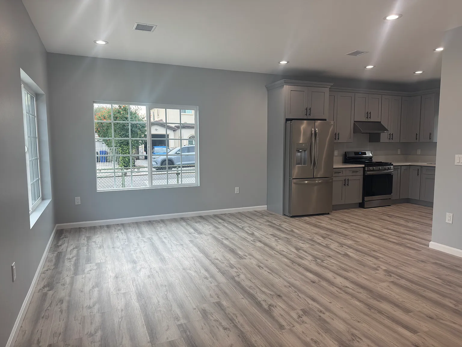 3 bed, 1200 sqft, $3,600 — Photo 3