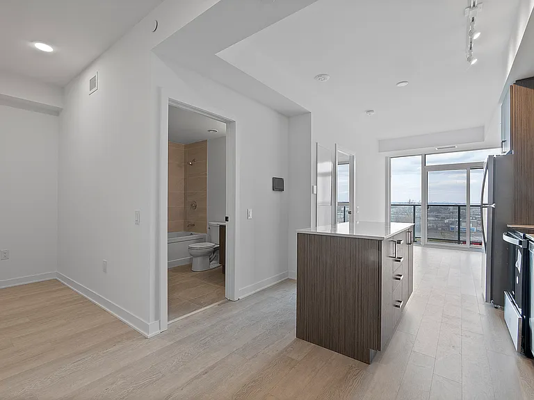 2782 Barton St E #608 — Photo 8