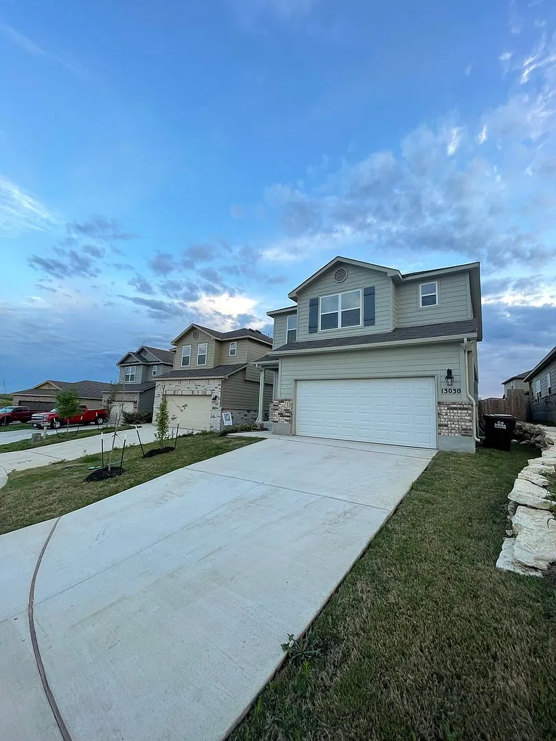 Coming Soon! Modern 3-Bedroom, 2.5-Bath Home in Scotts Hollow | Pre-Leasing Now — Photo 3