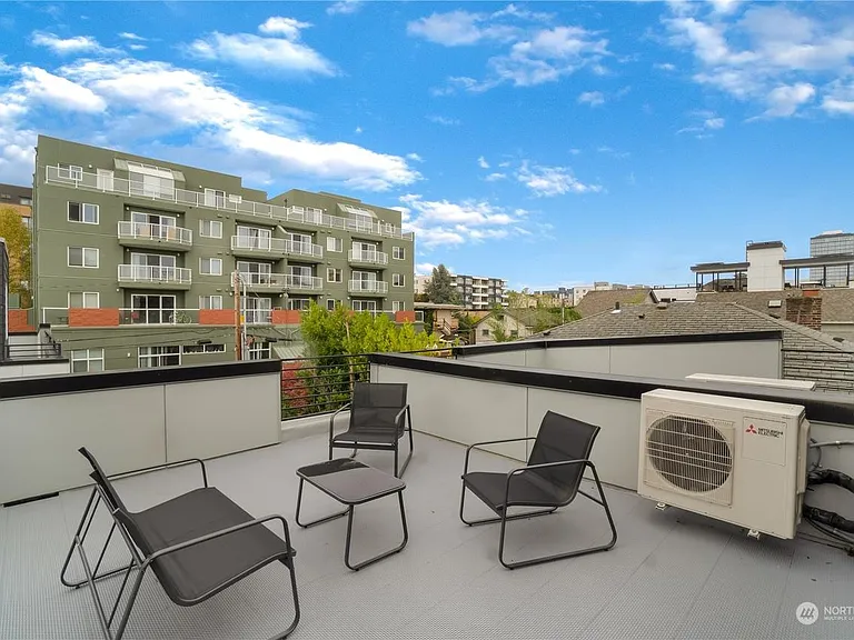 5240 Brooklyn Ave NE #B — Photo 21
