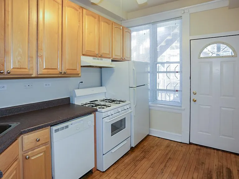 3056 N Greenview Ave #2 — Photo 9